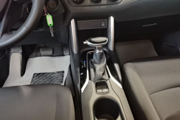 Toyota Corolla Cross 2025 immagine di auto #14