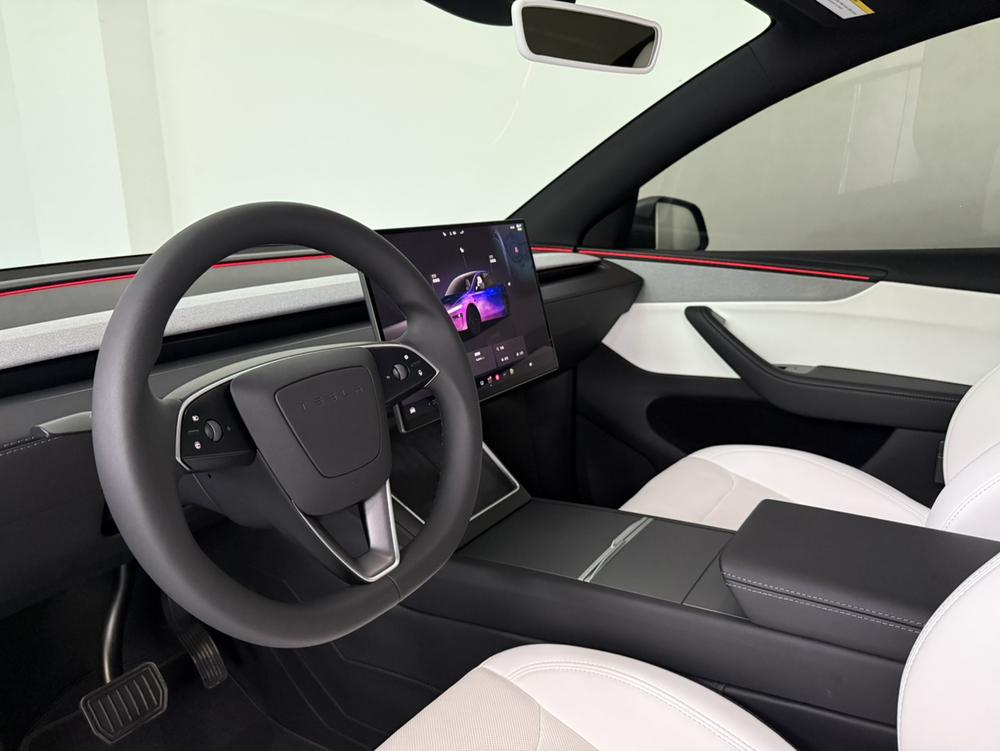Tesla Model Y 2026 #9 Tesla Model Y 2026 car image #9