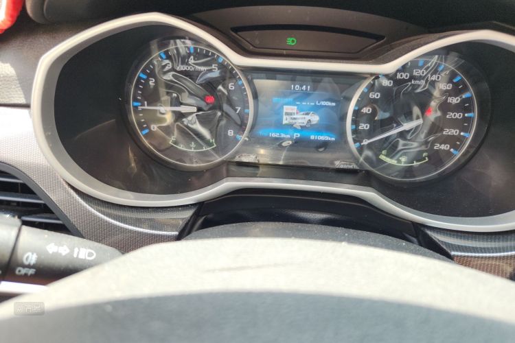 GEELY Emgrand 2018 car image #14