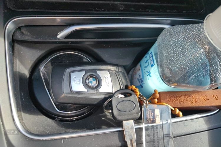 BMW 3 Series 2019 #10 BMW 3 Series 2019 car image #10