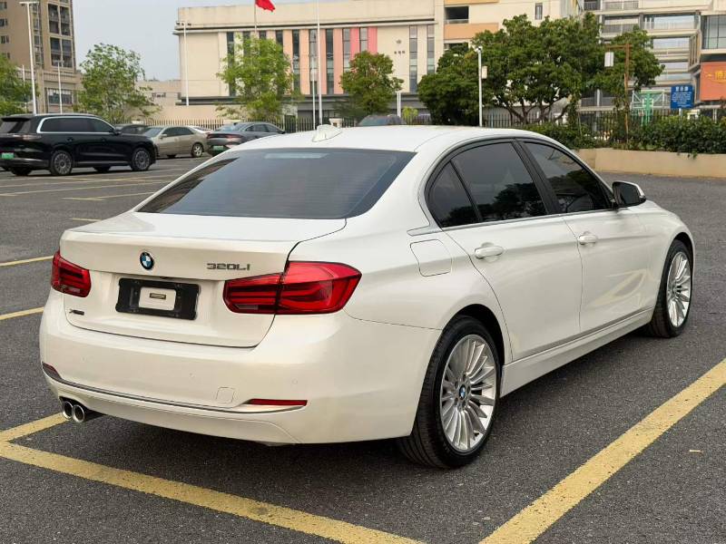 BMW 3 Series 2018 #5 BMW 3 Series 2018 car image #5