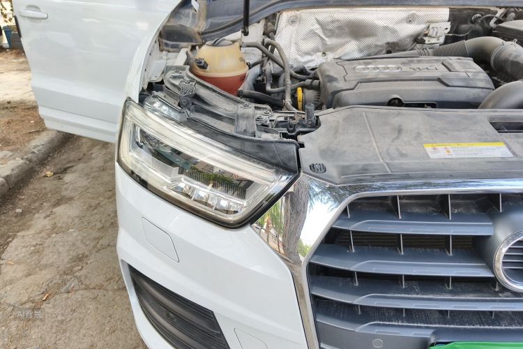 Audi Q3 2017 car image #8