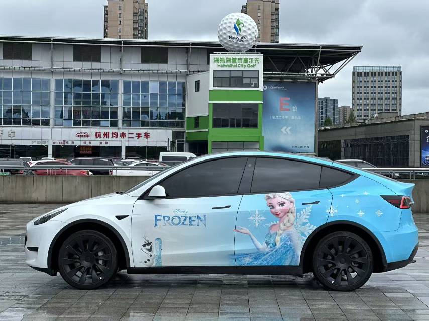 Tesla Model Y 2023 #8 Tesla Model Y 2023 car image #8