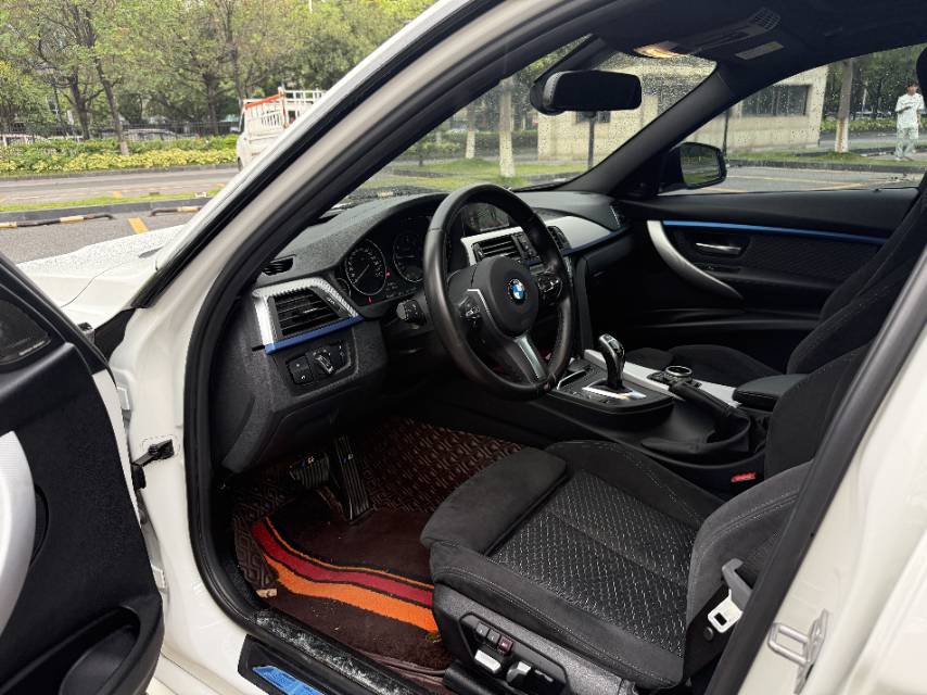 BMW 3 Series 2018 car image #8