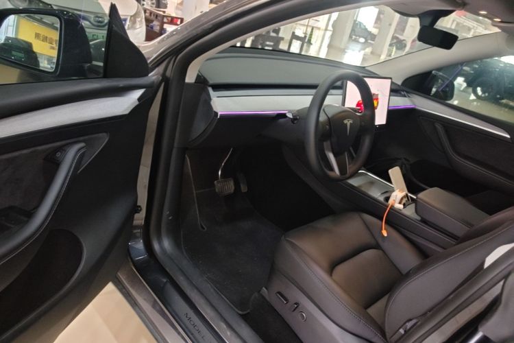 Tesla Model Y 2024 #16 Tesla Model Y 2024 car image #16