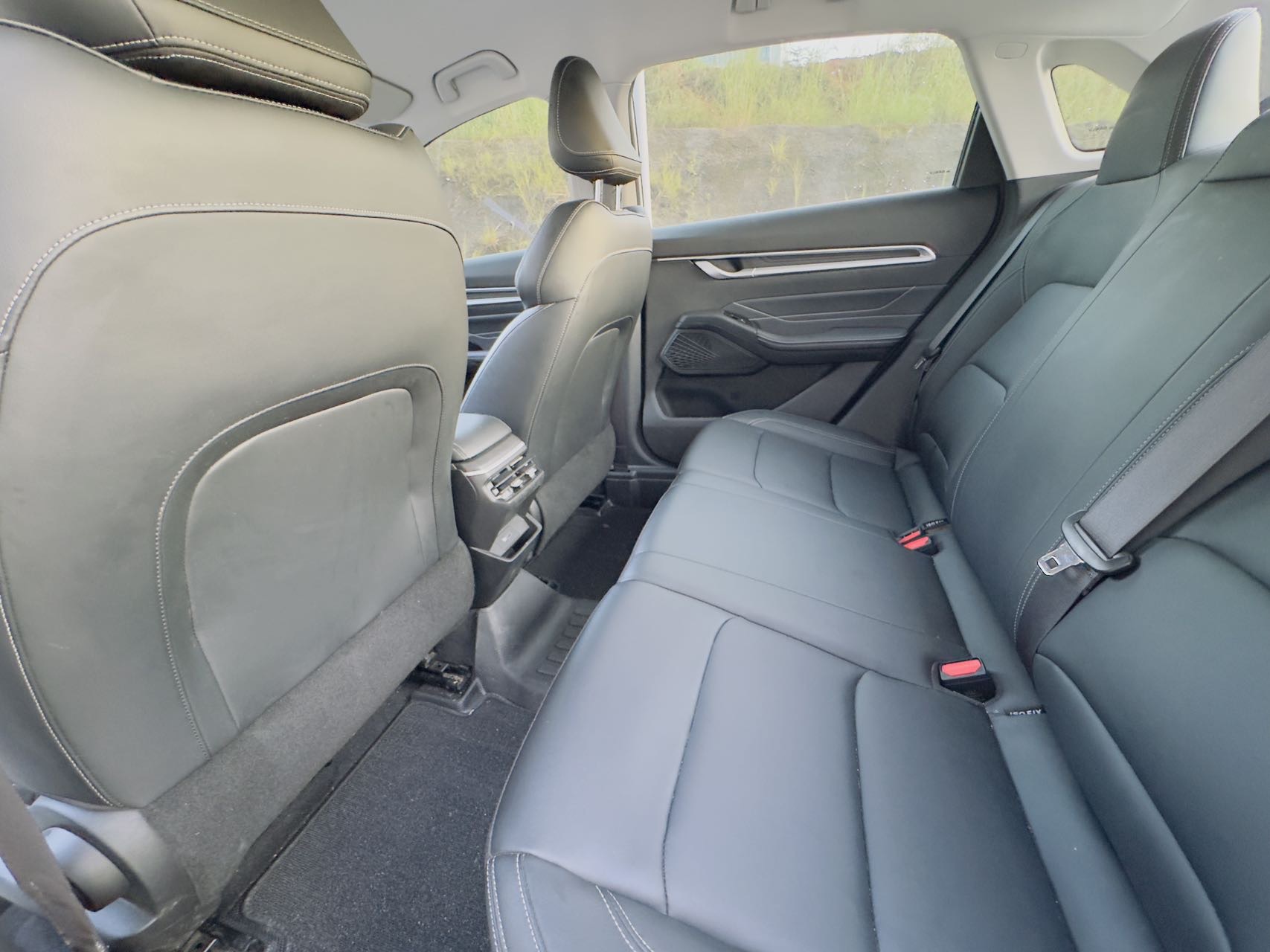 GEELY Emgrand 2025 صورة سيارة #7