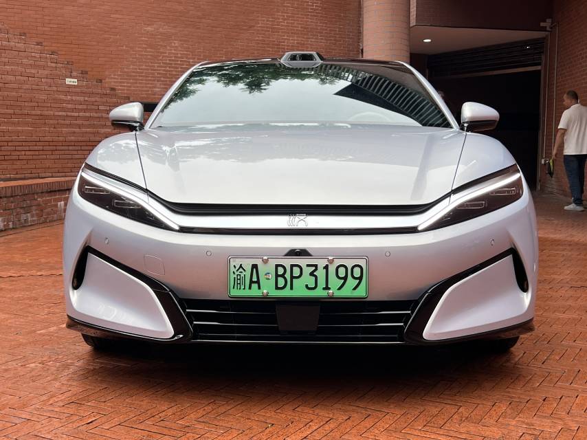 BYD HanL 2025 car image #2