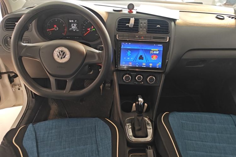 Volkswagen Polo 2018 car image #13