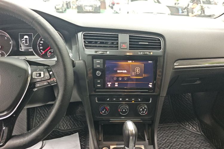 Volkswagen Golf 2019 #13 Volkswagen Golf 2019 car image #13