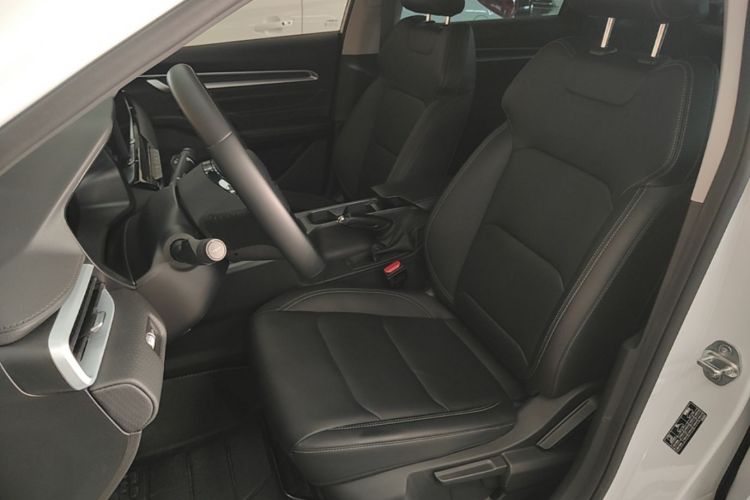 GEELY Emgrand 2025 car image #17