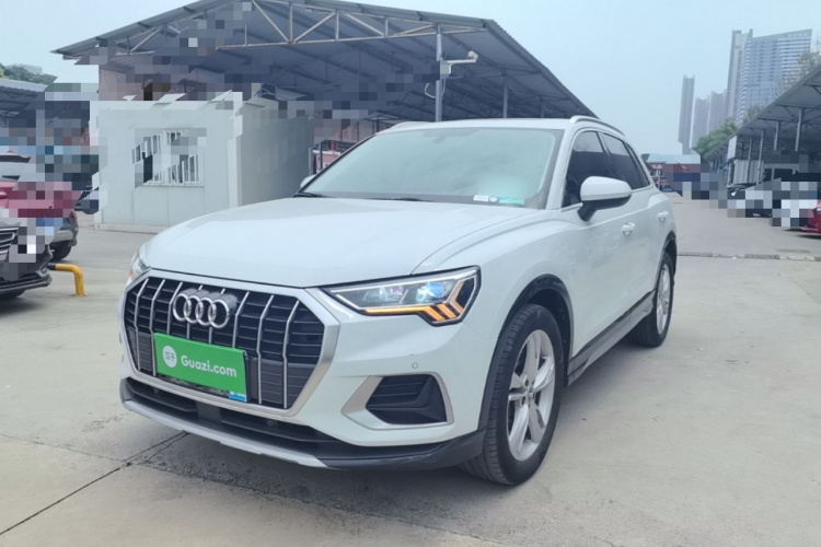 Audi Q3 2020 car image #2
