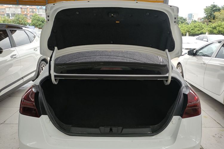 GEELY Emgrand 2021 صورة سيارة #19