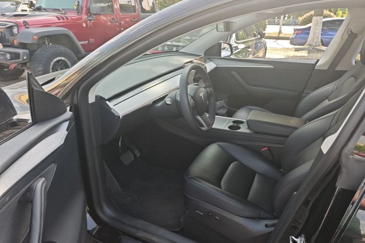 Tesla Model Y 2023 #12 Tesla Model Y 2023 car image #12