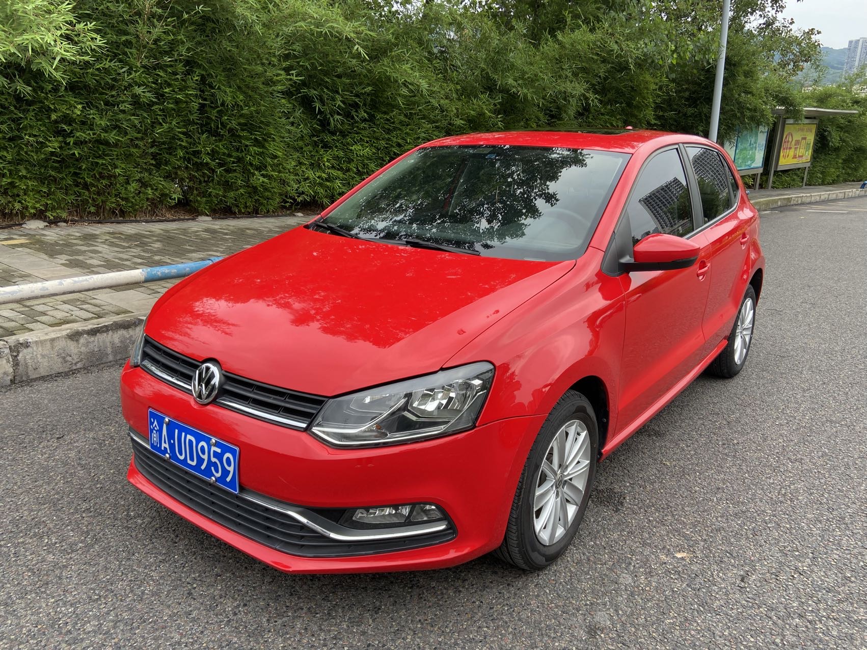 Volkswagen Polo 2015 car image 