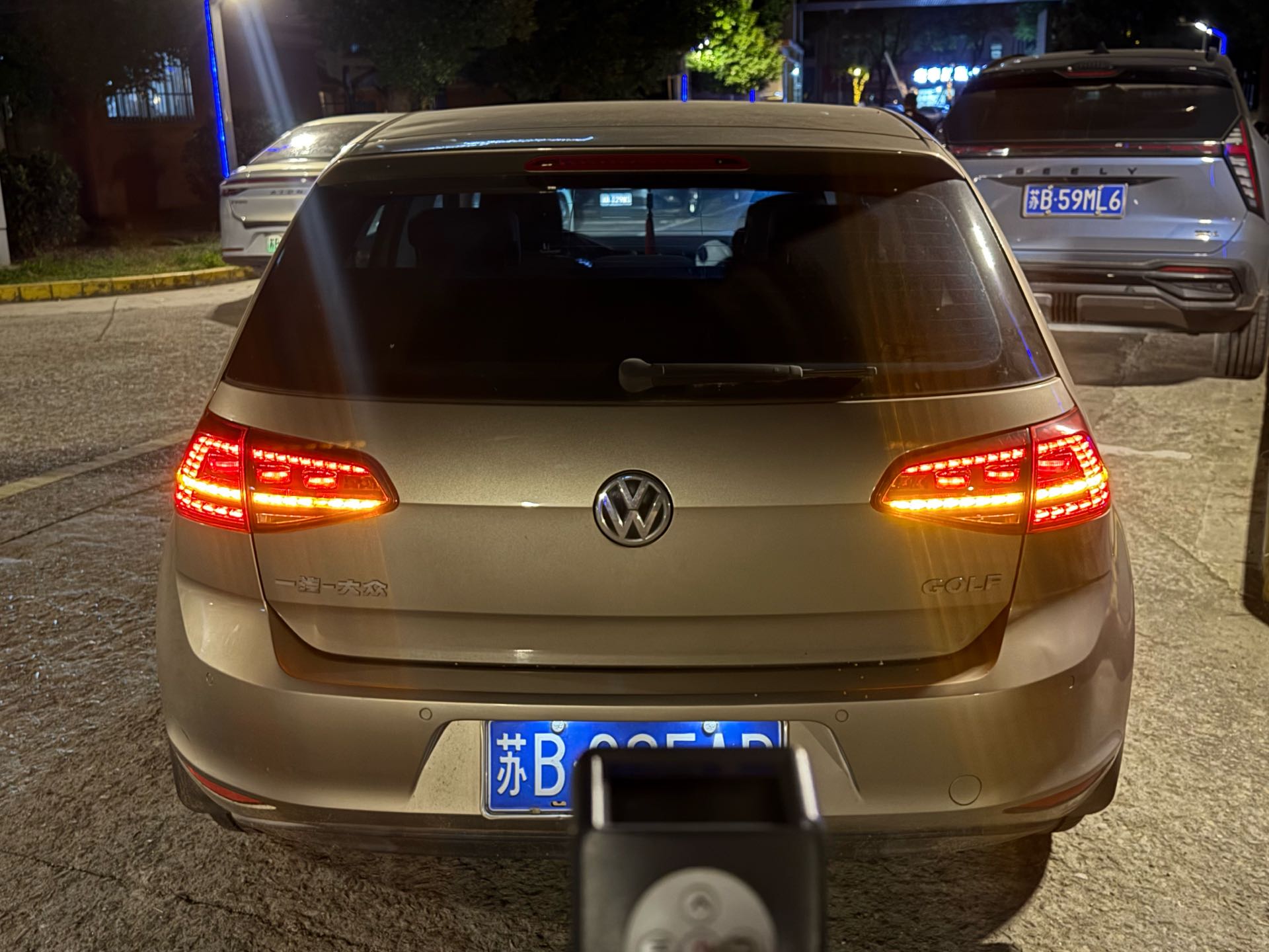 Volkswagen Golf 2014 car image #7