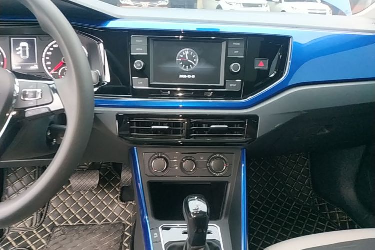 Volkswagen Polo 2020 car image #13