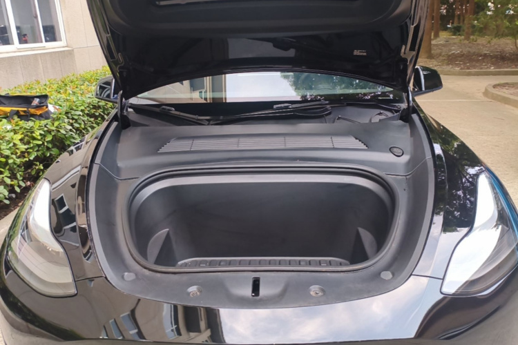 Tesla Model Y 2021 #20 Tesla Model Y 2021 car image #20