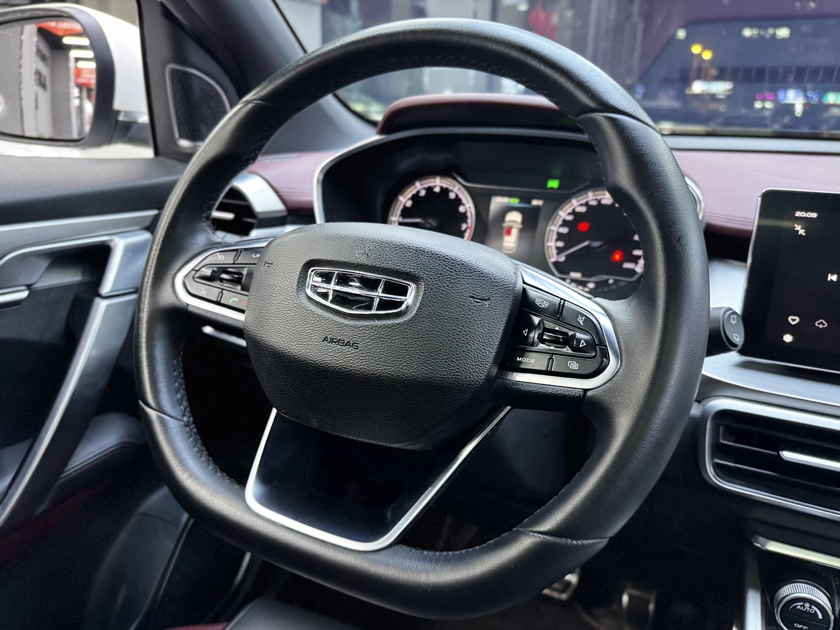 GEELY Coolray 2020 car image #7