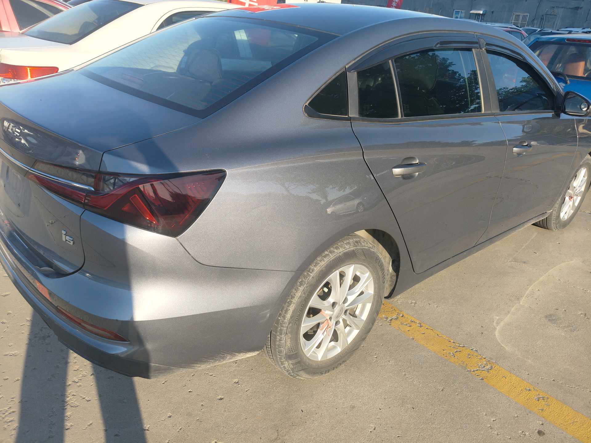 Roewe i5 2023 car image #3