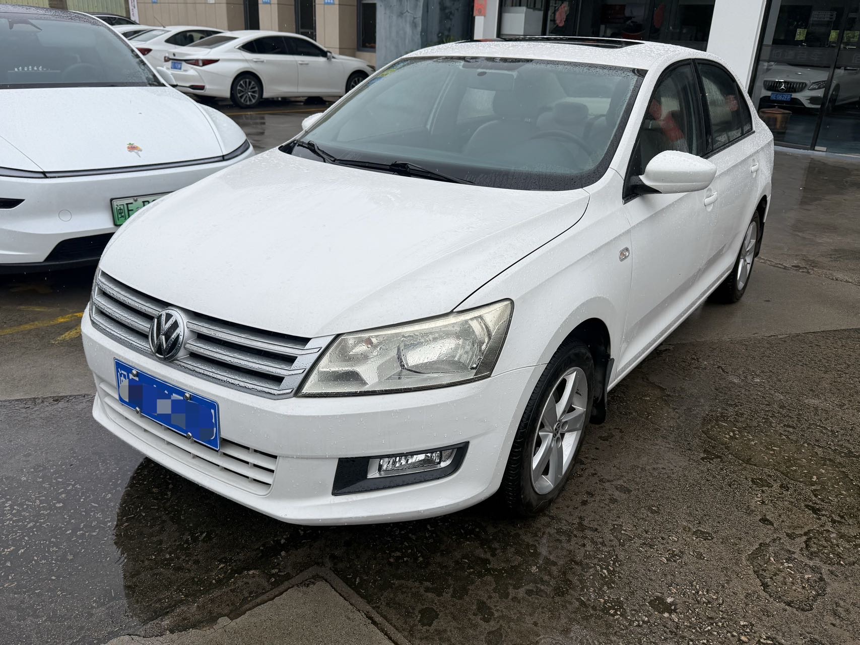 Volkswagen Santana 2013 car image 