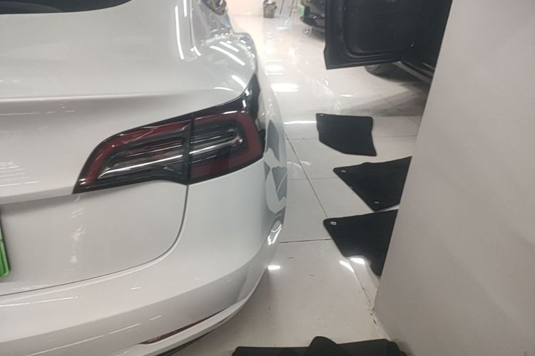 Tesla Model 3 2022 car image #8