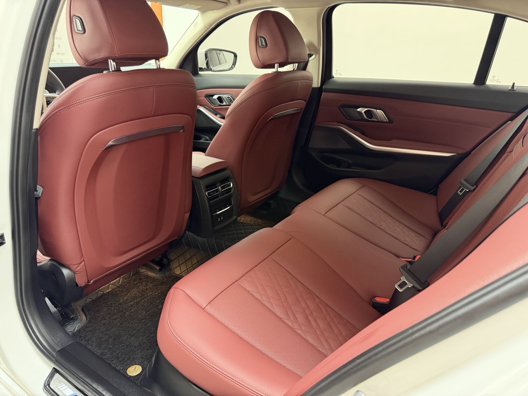 BMW 3 Series 2023 #8 BMW 3 Series 2023 car image #8