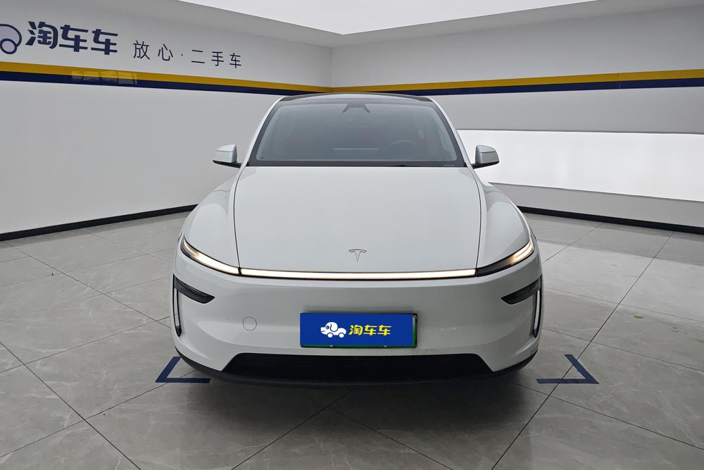 Tesla Model Y 2025 car image #2