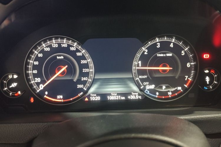 BMW 3 Series 2018 car image #21