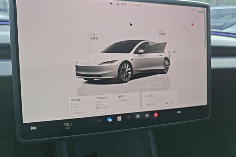 Tesla Model 3 2025 #13 Tesla Model 3 2025 car image #13