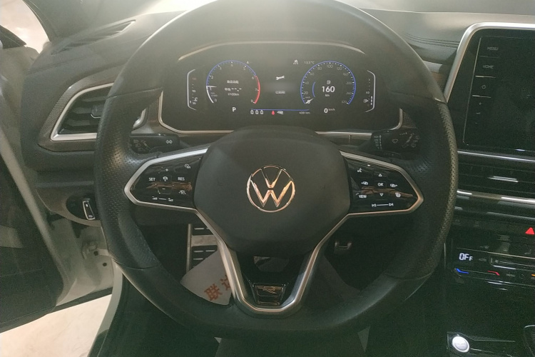 Volkswagen T-Roc 2023 car image #15