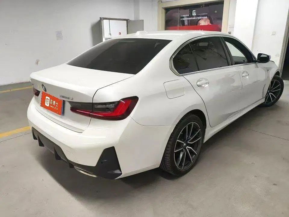BMW 3 Series 2024 car image #2