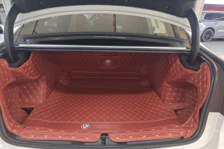 BMW 3 Series 2023 صورة سيارة #19