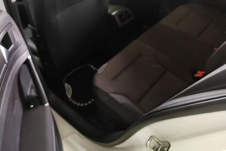 Volkswagen Golf 2017 car image #17