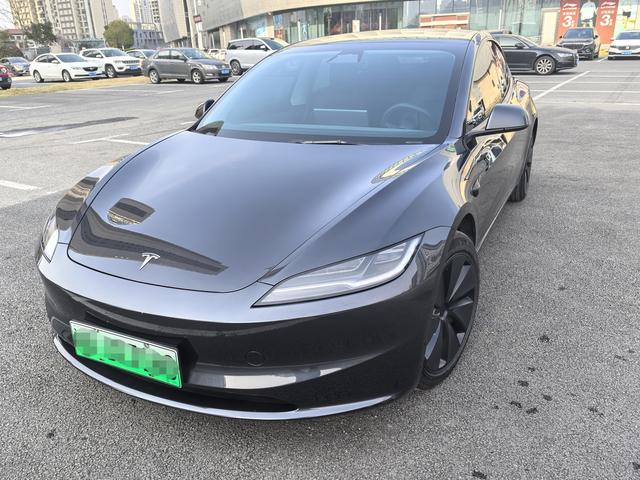 Tesla Model 3 2024 car image #10