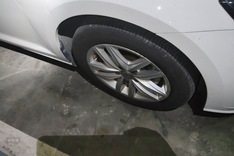 Volkswagen Golf 2018 car image #9