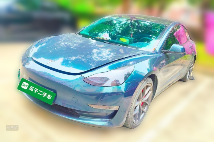 Tesla Model 3 2022 car image #2