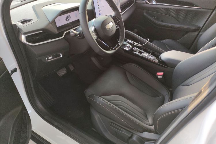 GEELY Coolray 2025 car image #19