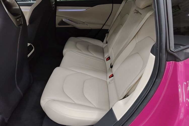 MI SU7 2025 car image #17