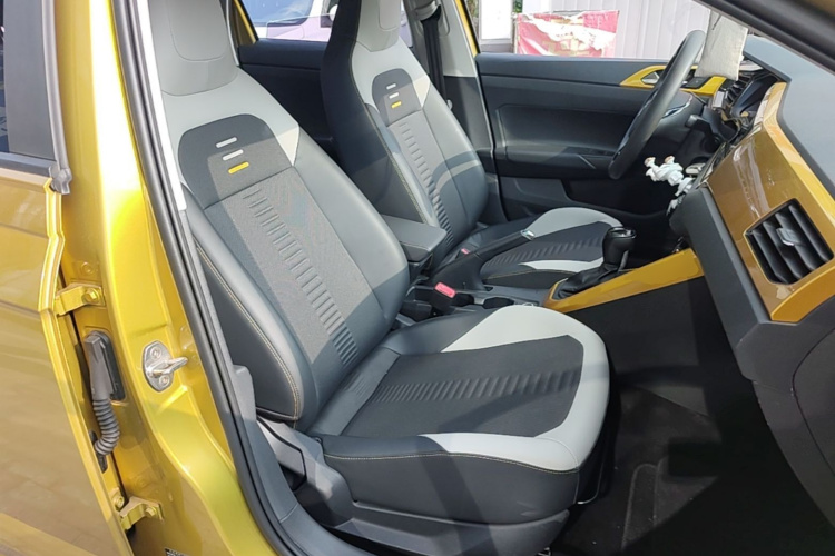 Volkswagen Polo 2019 car image #24