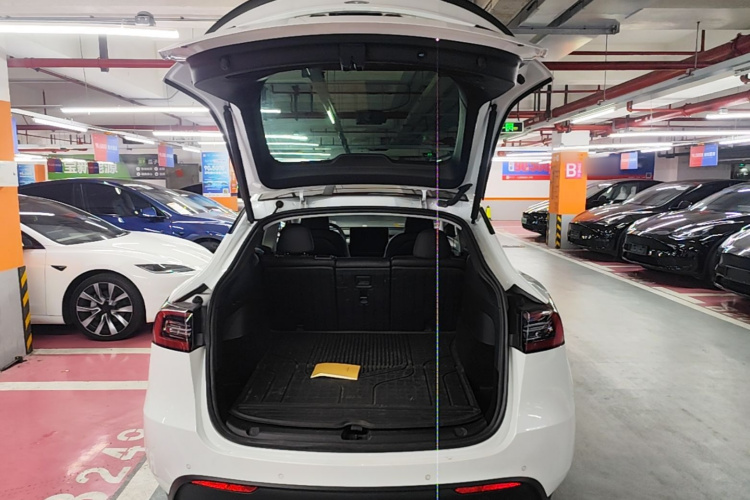 Tesla Model Y 2022 #19 Tesla Model Y 2022 car image #19
