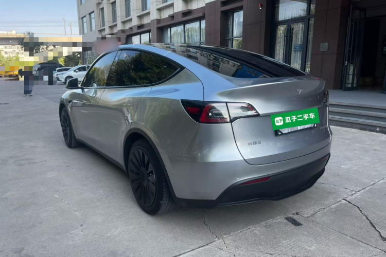 Tesla Model Y 2022 #5 Tesla Model Y 2022 car image #5