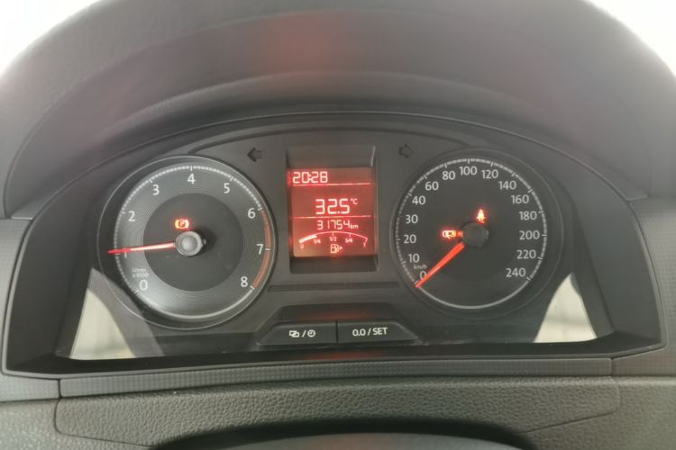 Volkswagen Santana 2018 car image #12