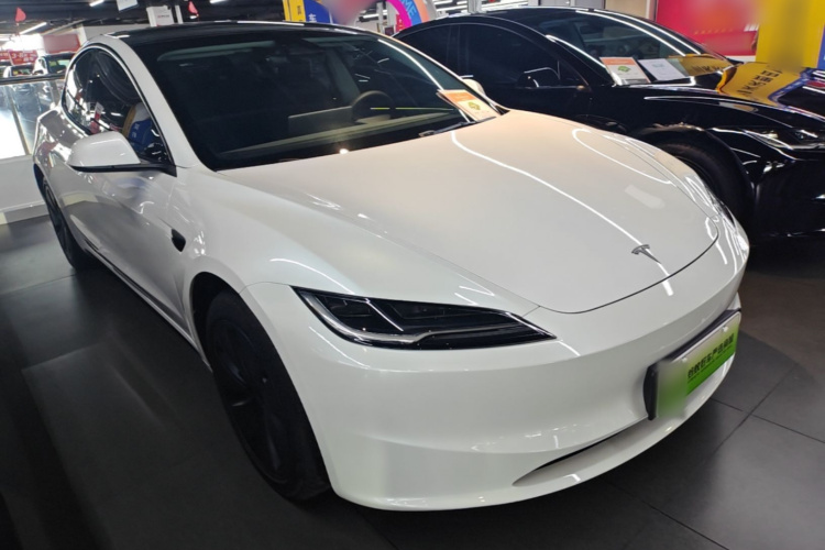 Tesla Model 3 2026 #4 Tesla Model 3 2026 car image #4