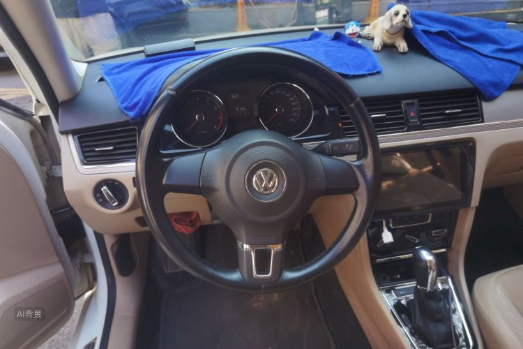 Volkswagen Bora 2015 car image #12