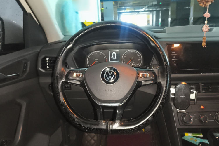 Volkswagen T-Cross 2021 car image #12