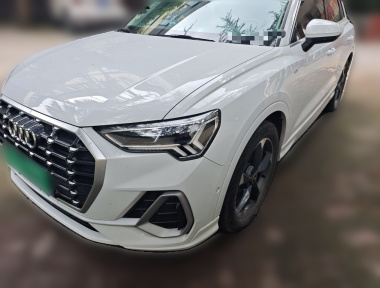 Audi Q3 2023 Audi Q3 2023 immagine di auto