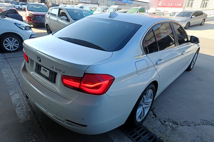 BMW 3 Series 2017 #7 BMW 3 Series 2017 car image #7