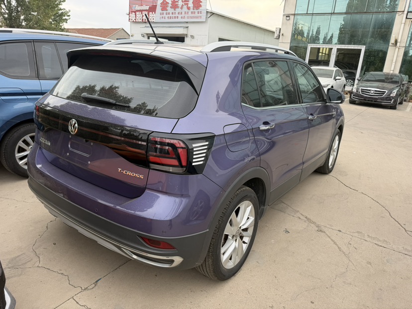 Volkswagen T-Cross 2019 immagine di auto #4