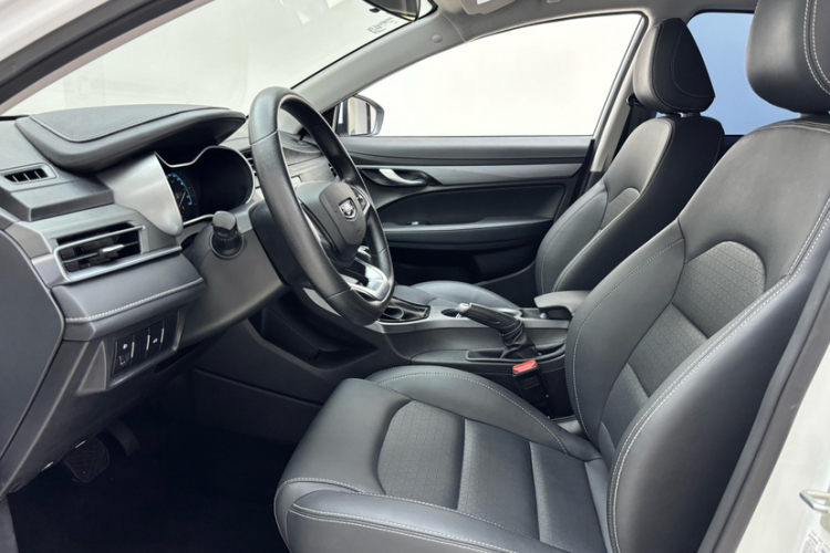 GEELY Emgrand 2021 #11 GEELY Emgrand 2021 car image #11