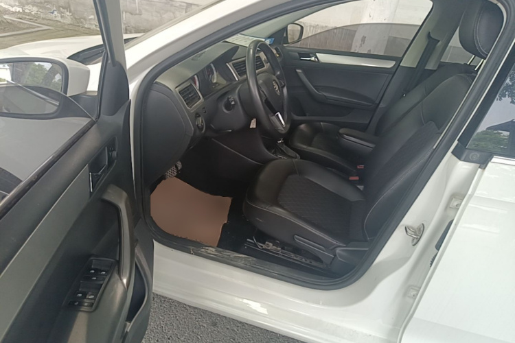 Skoda Rapid 2019 #15 Skoda Rapid 2019 image de voiture #15